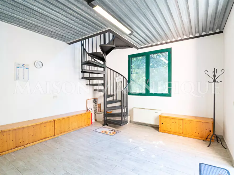 Immagine 9 di Attività commerciale in vendita  in Via Caldirolo a Ferrara