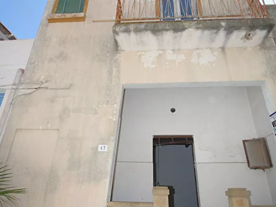 Immagine 4 di Appartamento in vendita  in Via Santa Rosalia, Matino, LE, Italia a Matino