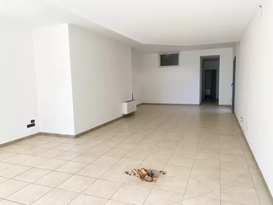 Immagine 3 di Negozio in affitto  in via Papa Sarto 13 a Vedelago