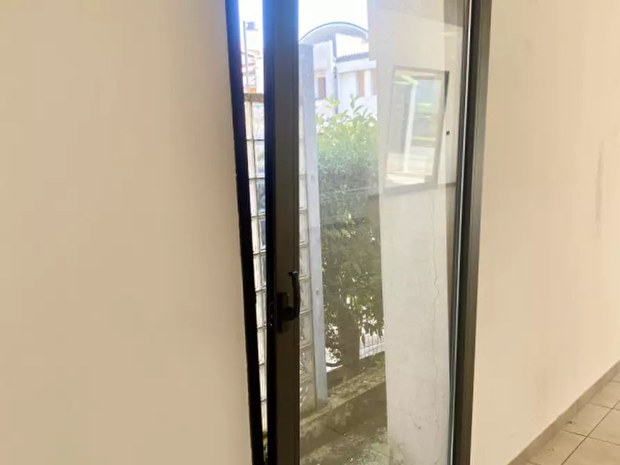 Immagine 5 di Negozio in affitto  in via Papa Sarto 13 a Vedelago