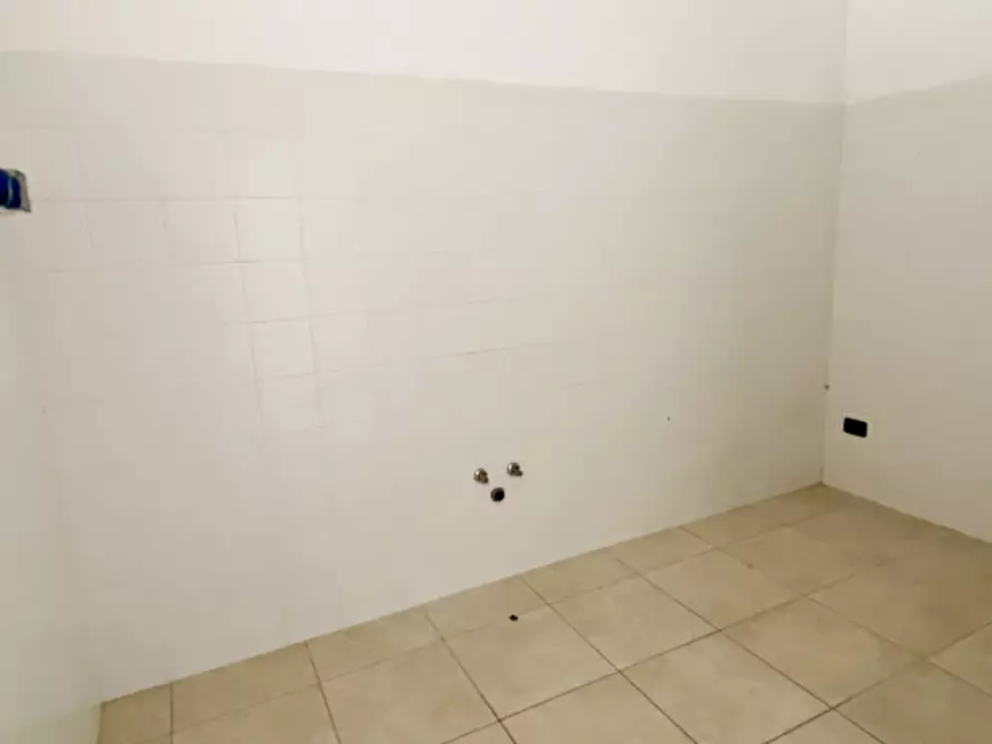 Immagine 11 di Negozio in affitto  in via Papa Sarto 13 a Vedelago