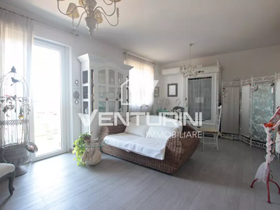 Immagine 1 di Villetta a schiera in vendita  in Via Mar della Cina, 179 a Roma