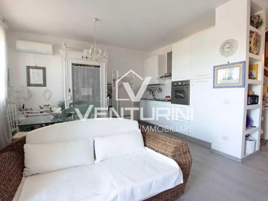 Immagine 10 di Villetta a schiera in vendita  in Via Mar della Cina, 179 a Roma