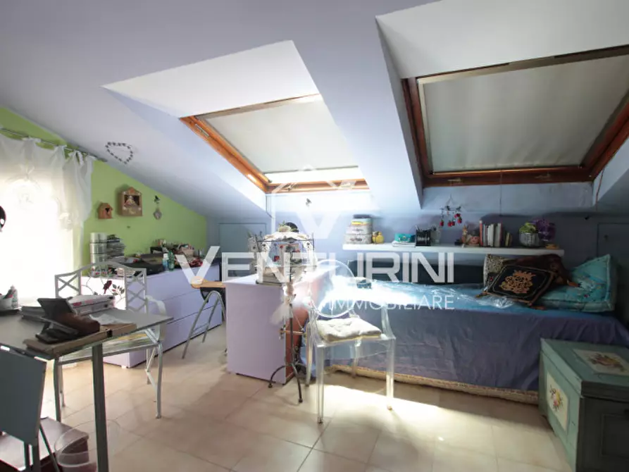 Immagine 21 di Villetta a schiera in vendita  in Via Mar della Cina, 179 a Roma