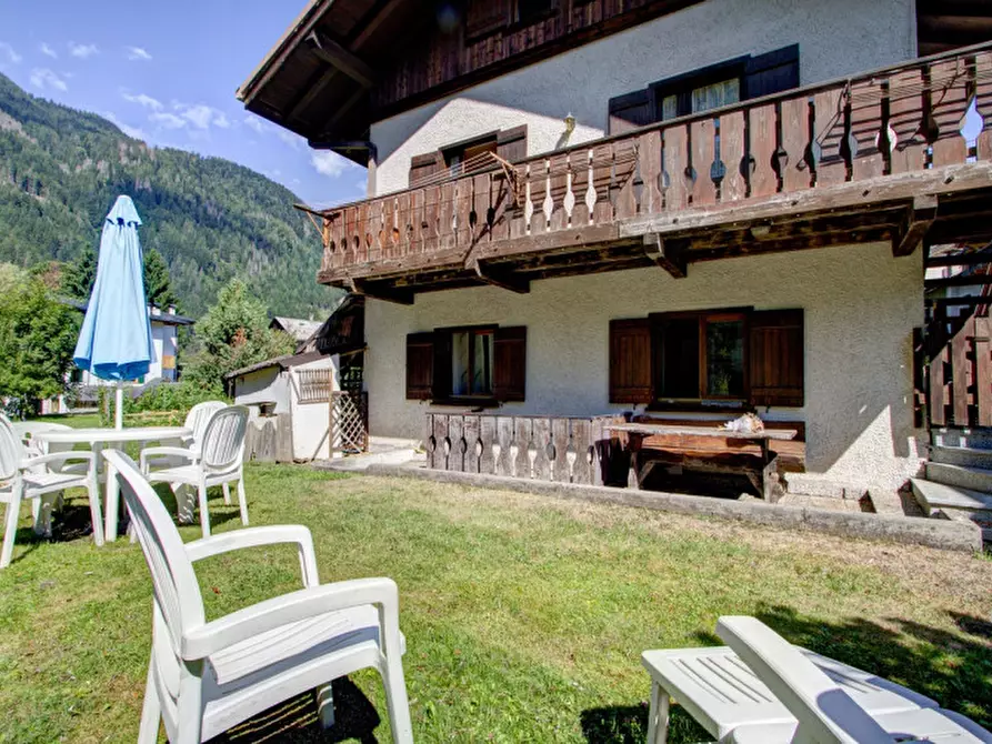 Immagine 2 di Casa indipendente in vendita  in Piazza San Gerolamo, 18 a Pinzolo