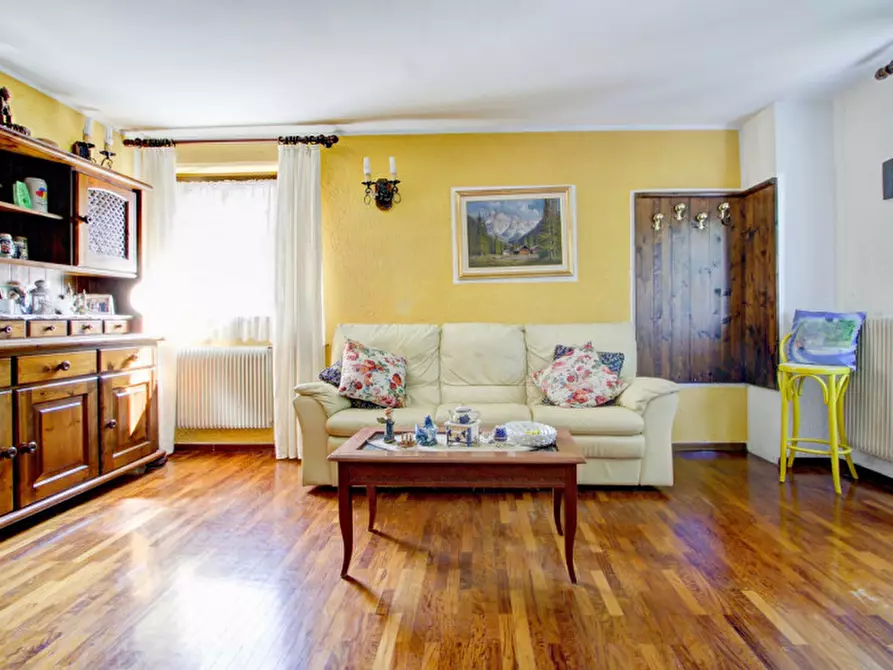 Immagine 3 di Casa indipendente in vendita  in Piazza San Gerolamo, 18 a Pinzolo