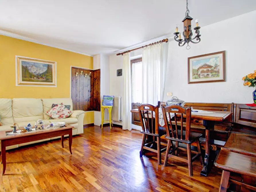 Immagine 8 di Casa indipendente in vendita  in Piazza San Gerolamo, 18 a Pinzolo