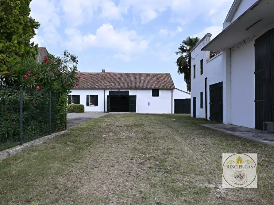 Immagine 25 di Rustico / casale in vendita  a Agna