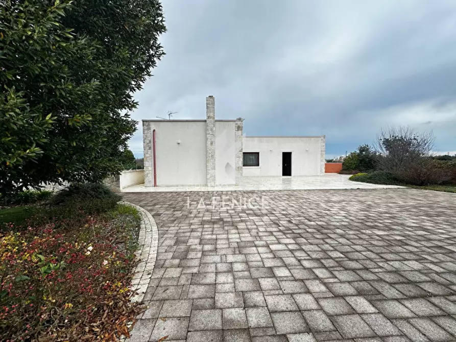 Immagine 2 di Villa in vendita  in Strada Martina Franca - Alberobello a Martina Franca