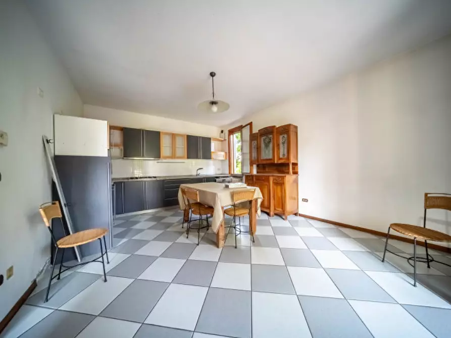 Immagine 4 di Casa indipendente in vendita  in Via Enrico Forlanini a Parma