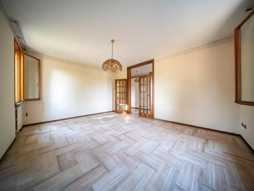 Immagine 9 di Casa indipendente in vendita  in Via Enrico Forlanini a Parma