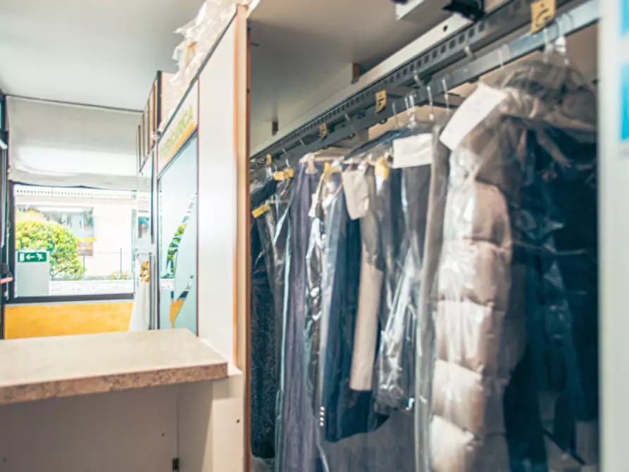 Immagine 3 di Attività commerciale in vendita  a Villa Estense