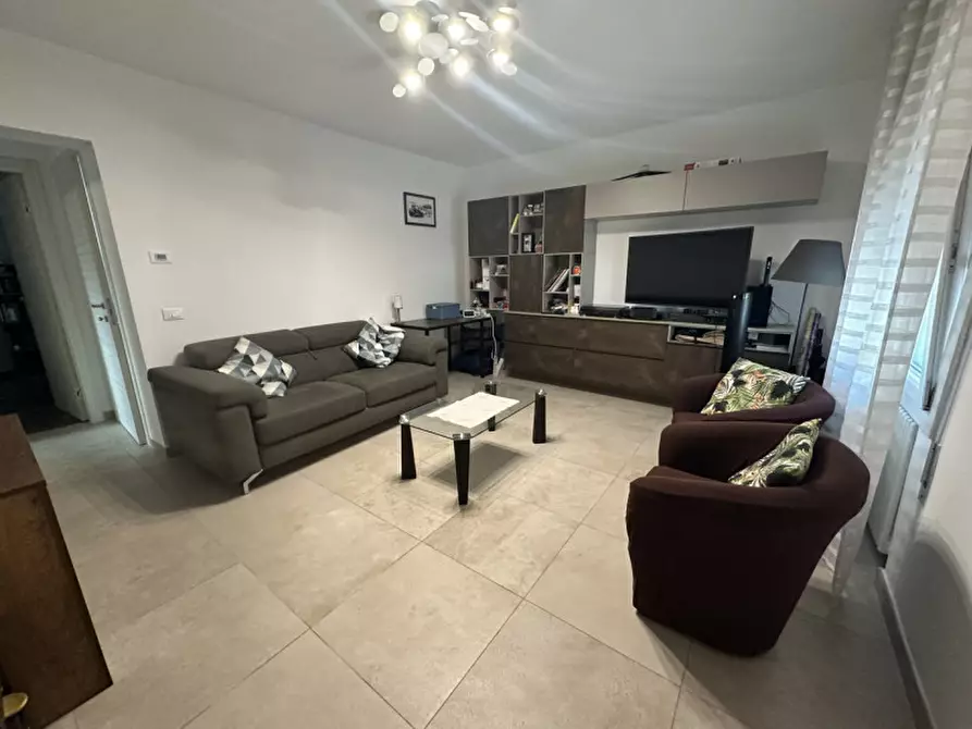 Immagine 1 di Casa bifamiliare in vendita  in VIA BRANDOLESE a Padova