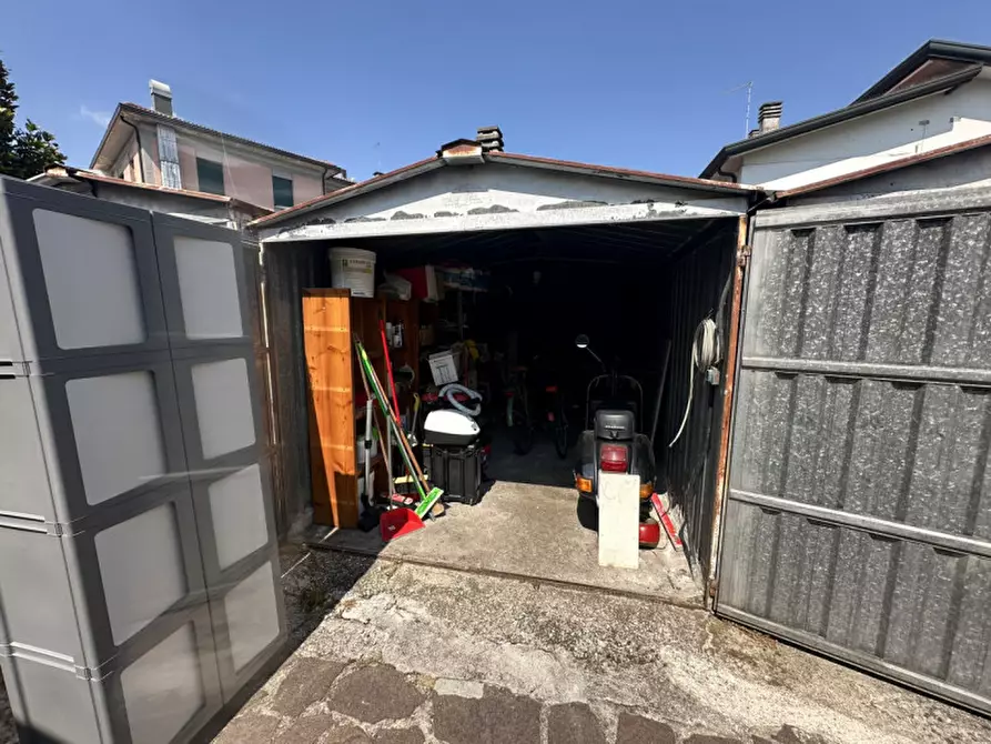 Immagine 43 di Casa bifamiliare in vendita  in VIA BRANDOLESE a Padova