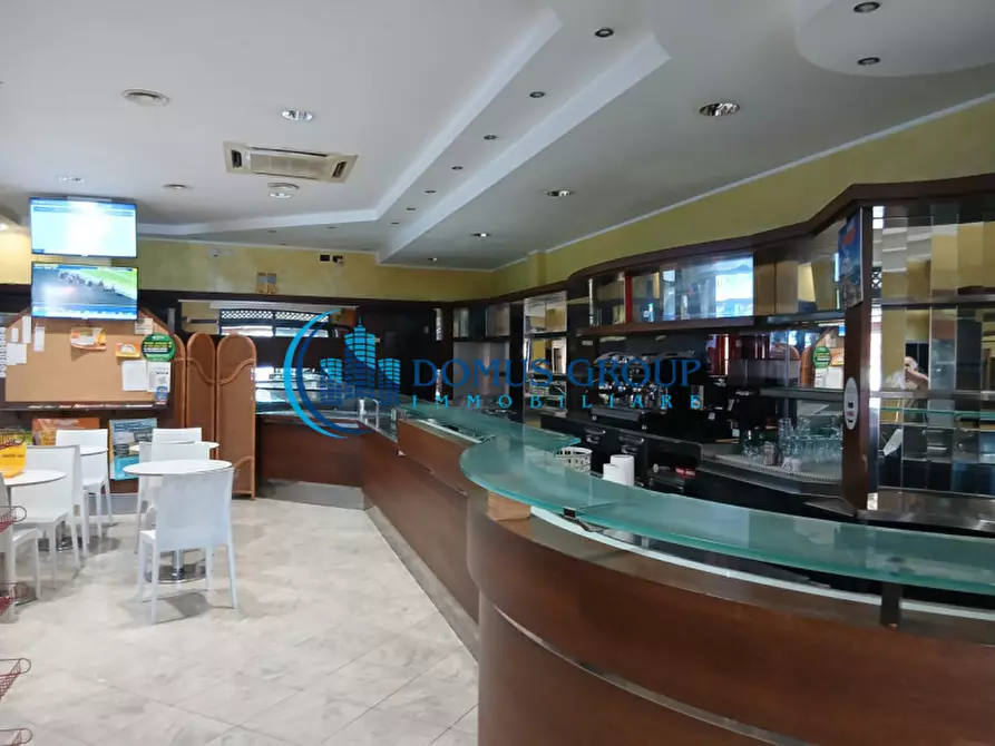 Immagine 1 di Negozio in vendita  in via di casalotti a Roma