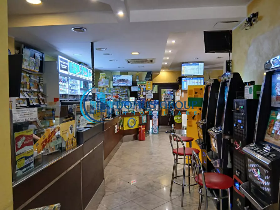 Immagine 3 di Negozio in vendita  in via di casalotti a Roma