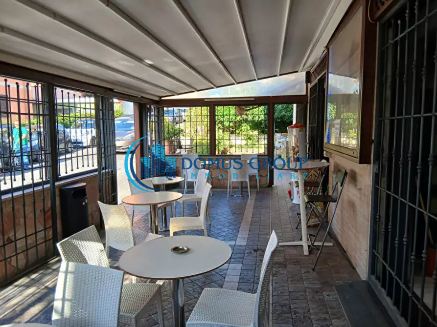 Immagine 5 di Negozio in vendita  in via di casalotti a Roma