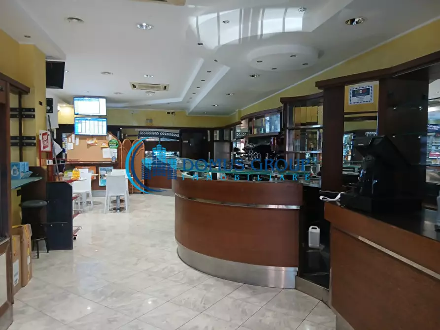 Immagine 8 di Negozio in vendita  in via di casalotti a Roma