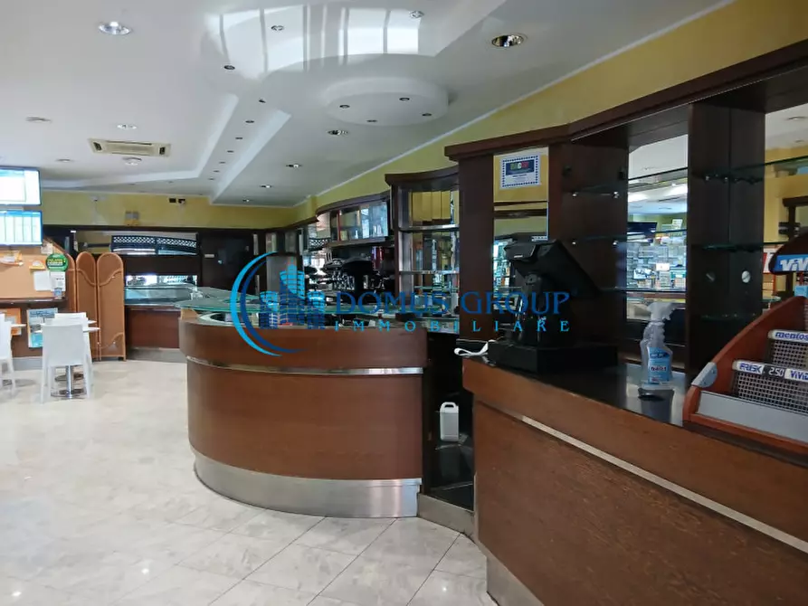 Immagine 9 di Negozio in vendita  in via di casalotti a Roma