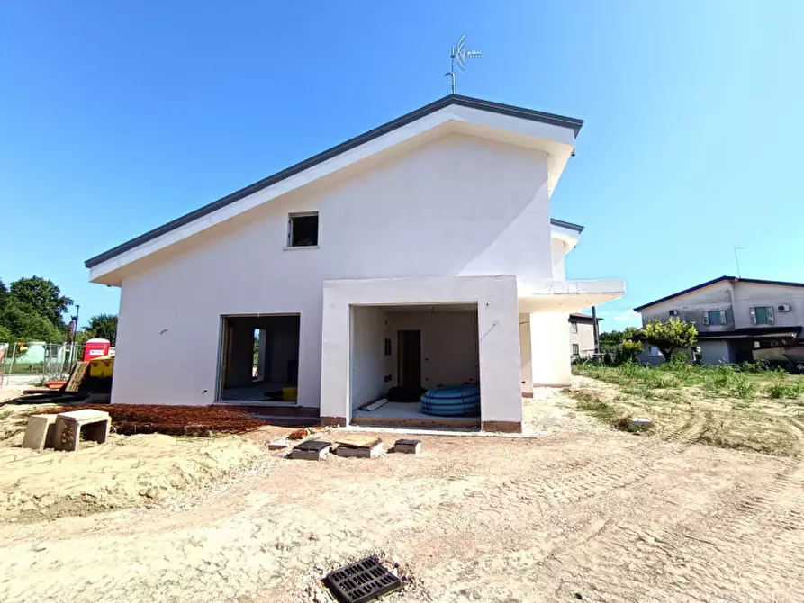 Immagine 1 di Casa trifamiliare in vendita  in Via Camillo Cavour a Ponte San Nicolò