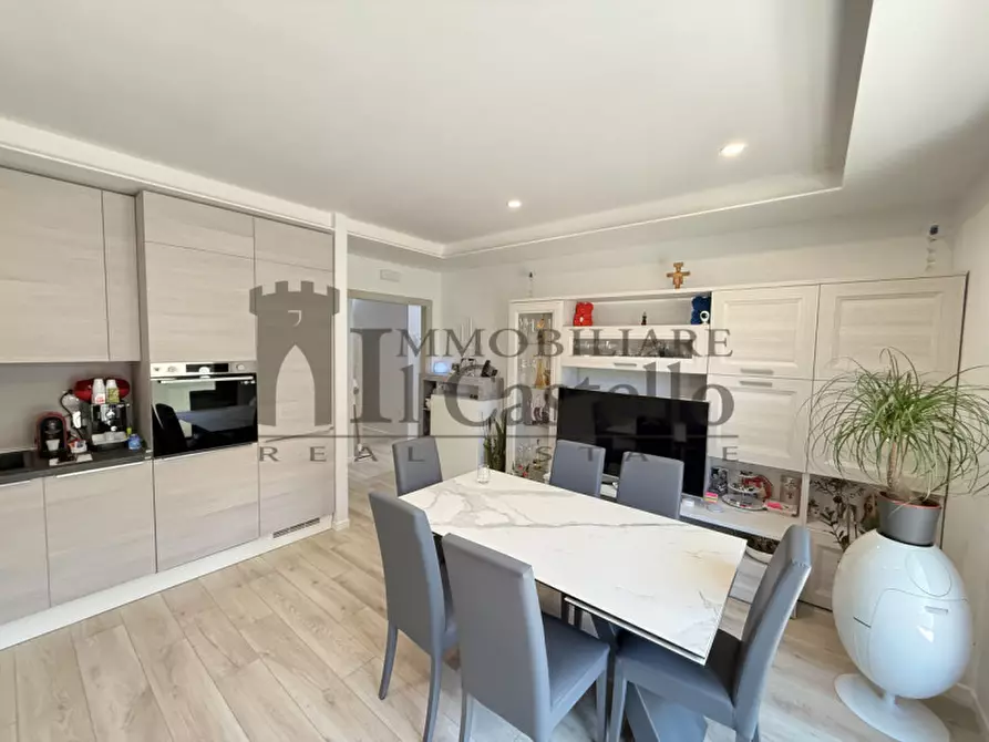 Immagine 1 di Appartamento in vendita  in Via Vittorio Formentano a Castiglione Del Lago