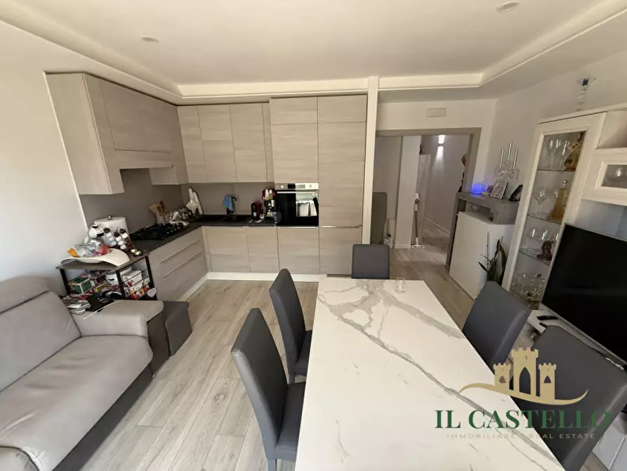 Immagine 4 di Appartamento in vendita  in Via Vittorio Formentano a Castiglione Del Lago