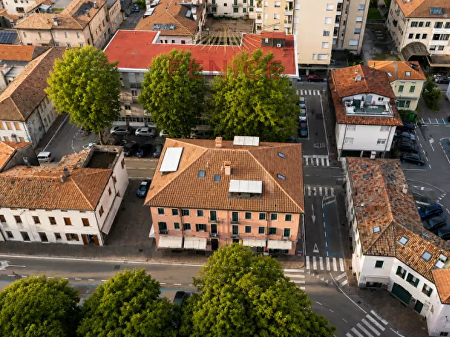 Immagine 2 di Appartamento in vendita  in Piazza Luigi Negrelli a Montebelluna