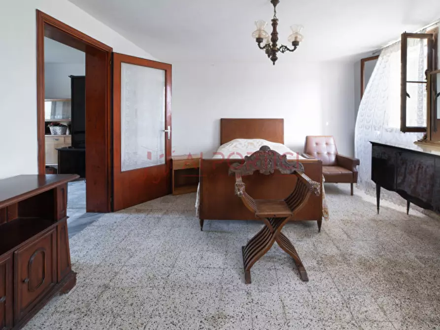 Immagine 9 di Casa bifamiliare in vendita  in Via Venezia a Camponogara