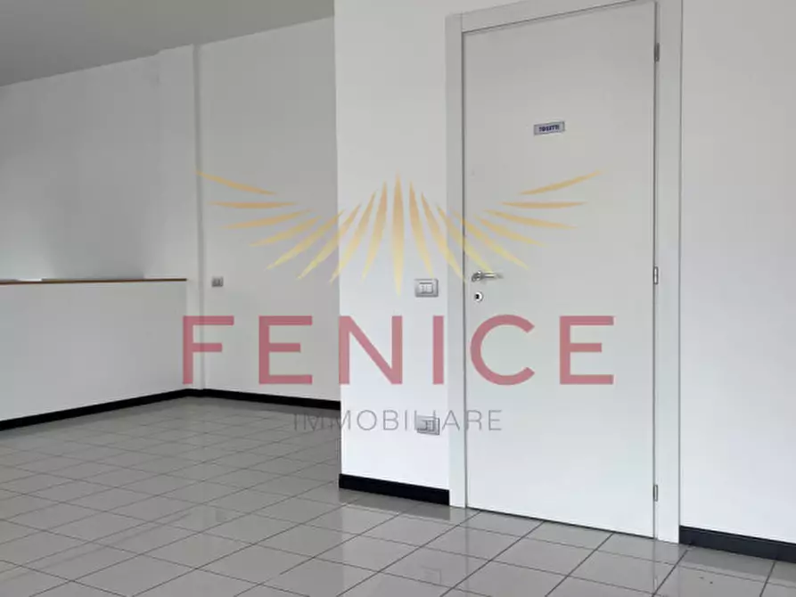 Immagine 4 di Negozio in vendita  in Piazza vittorio poloni a Montebelluna