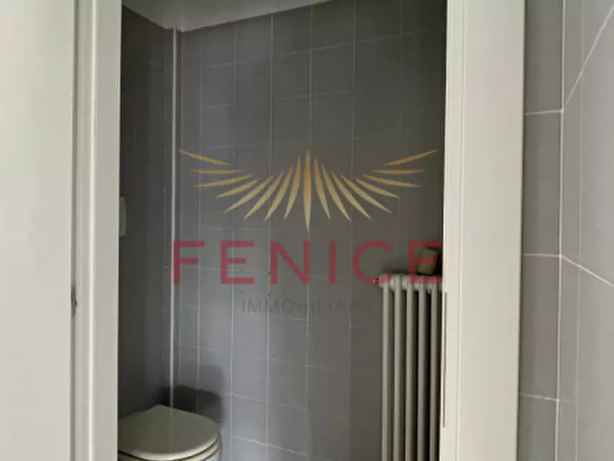 Immagine 12 di Negozio in vendita  in Piazza vittorio poloni a Montebelluna