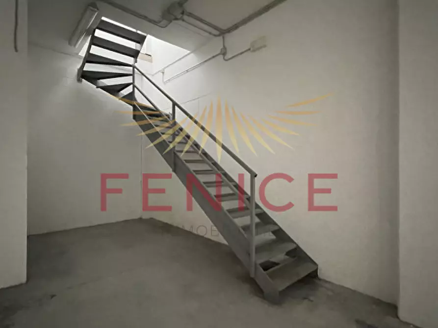 Immagine 17 di Negozio in vendita  in Piazza vittorio poloni a Montebelluna