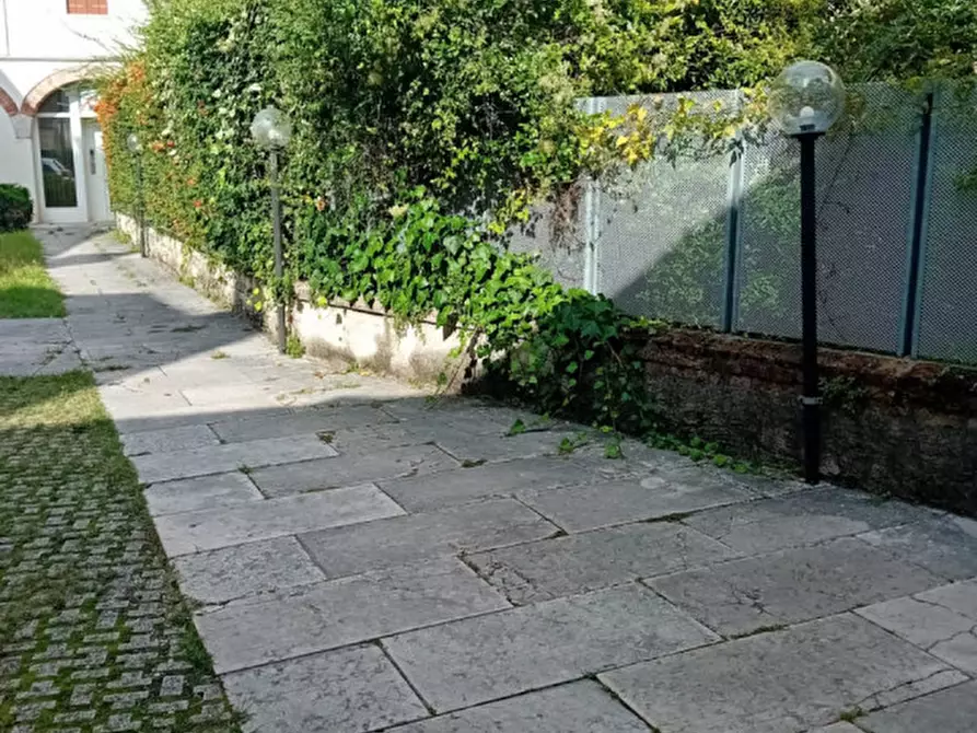 Immagine 1 di Posto auto in vendita  in Contra' della Misericordia, 46 a Vicenza