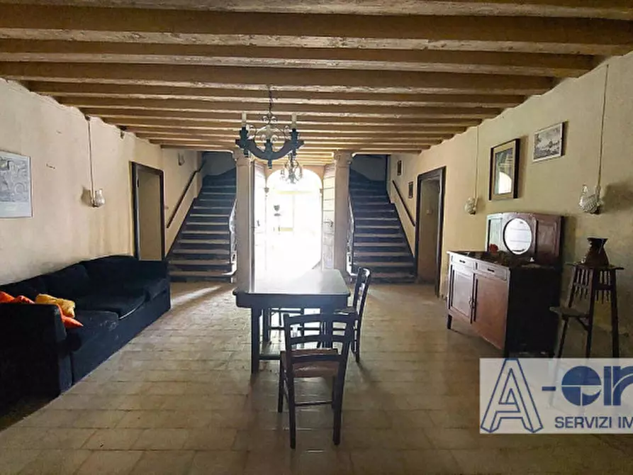 Immagine 2 di Palazzo in vendita  in via Oliero di sotto a Valbrenta