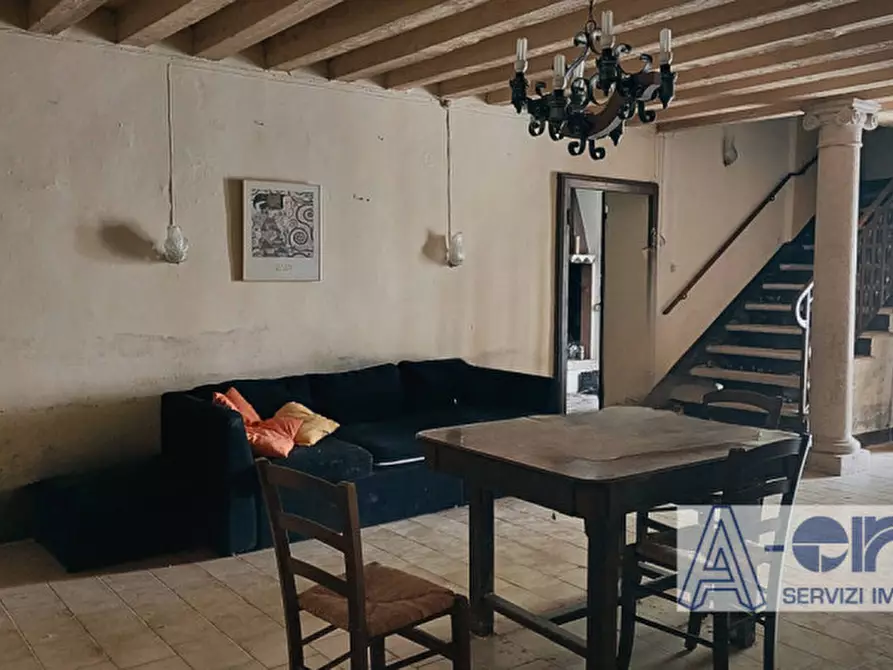 Immagine 3 di Palazzo in vendita  in via Oliero di sotto a Valbrenta