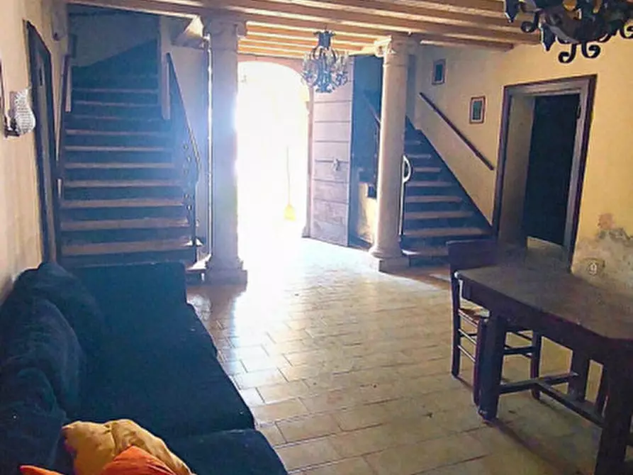 Immagine 4 di Palazzo in vendita  in via Oliero di sotto a Valbrenta