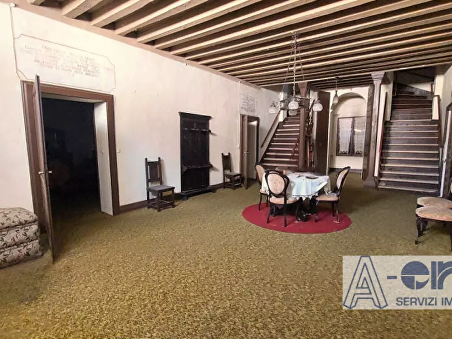 Immagine 10 di Palazzo in vendita  in via Oliero di sotto a Valbrenta