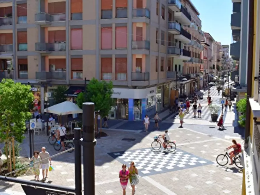 Immagine 22 di Ufficio in affitto  in C.so Umberto I 25 a Pescara