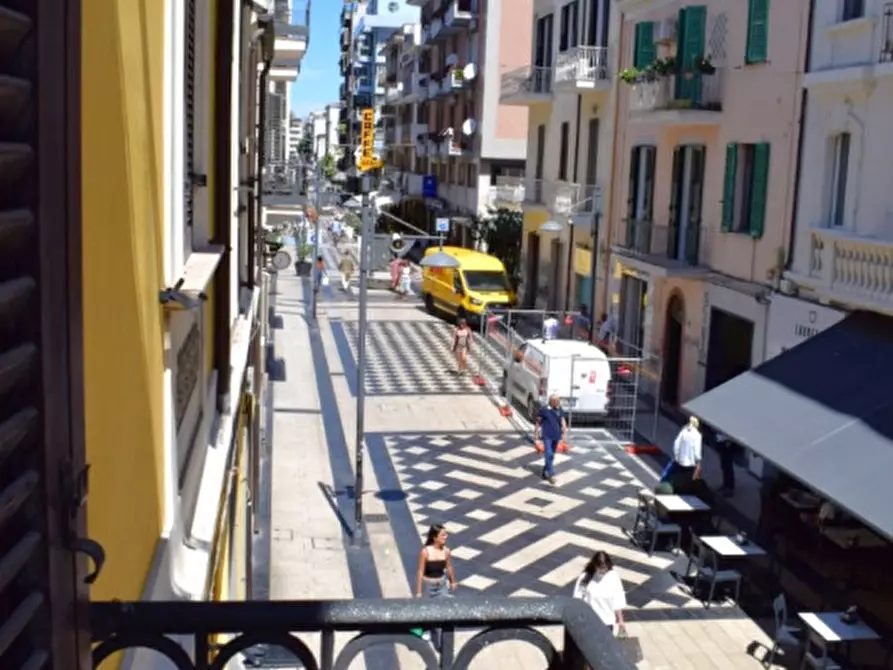 Immagine 28 di Ufficio in affitto  in C.so Umberto I 25 a Pescara