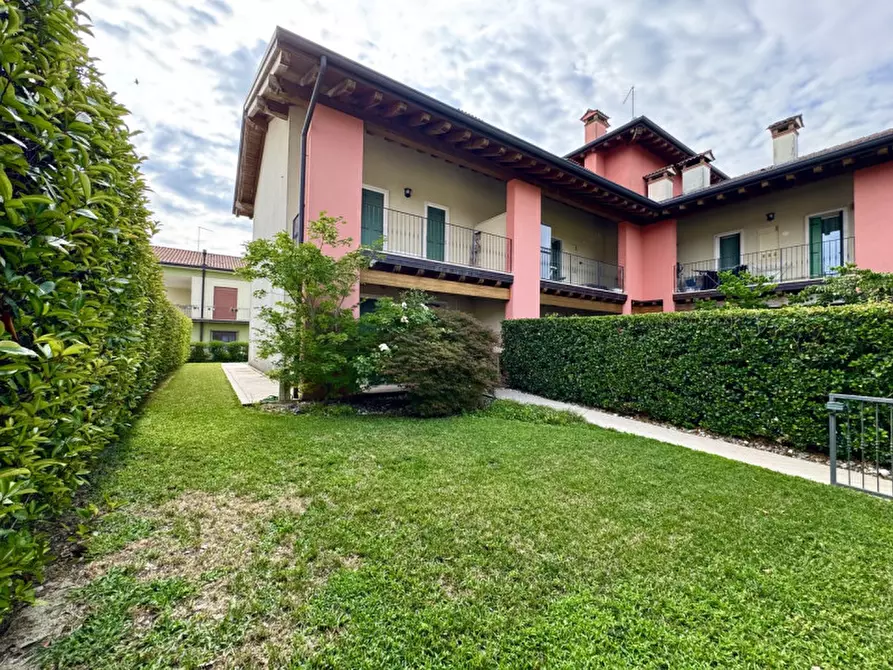 Immagine 26 di Villetta a schiera in vendita  in Via Europa a Sandrigo