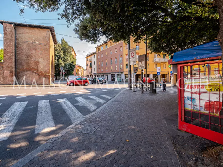 Immagine 2 di Attività commerciale in vendita  in Piazza di Porta san vitale 1 a Bologna