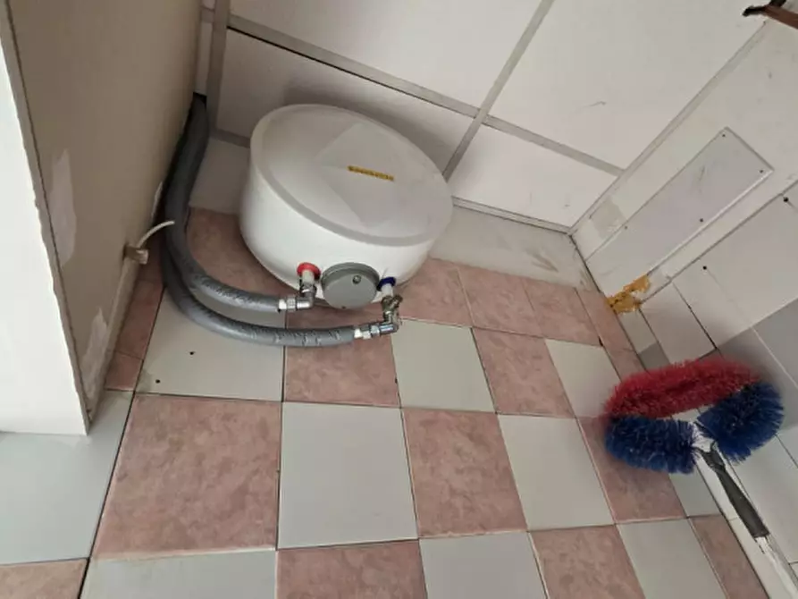 Immagine 5 di Attività commerciale in affitto  in Via Ponticelli a Agugliaro