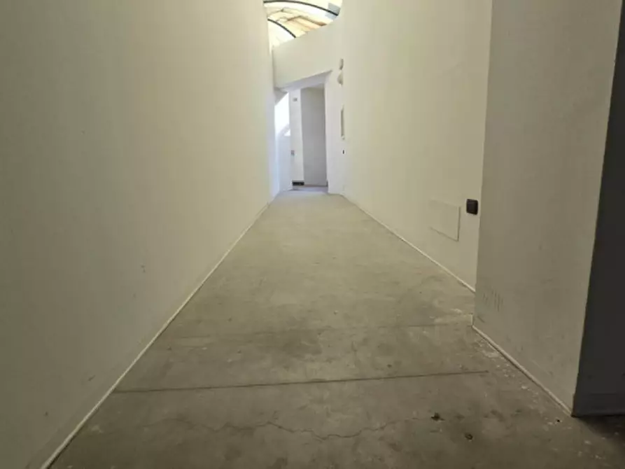 Immagine 9 di Attività commerciale in affitto  in Via Ponticelli a Agugliaro