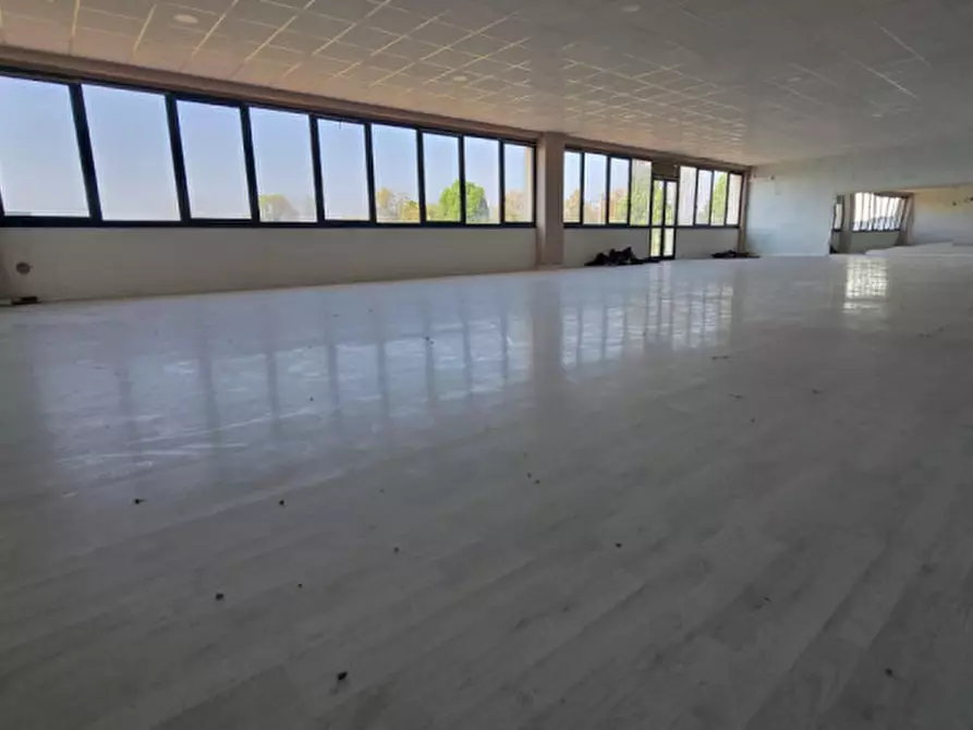 Immagine 31 di Attività commerciale in affitto  in Via Ponticelli a Agugliaro