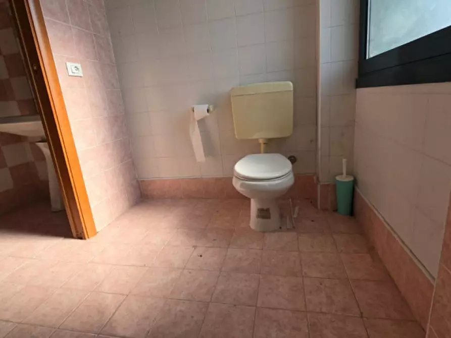 Immagine 34 di Attività commerciale in affitto  in Via Ponticelli a Agugliaro