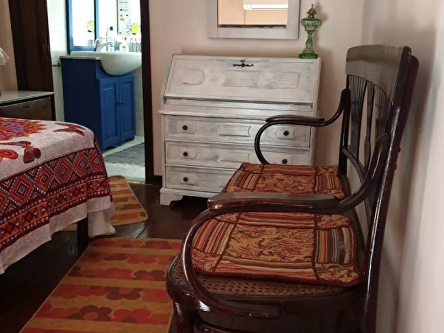 Immagine 9 di Appartamento in affitto  in vico sedil capuano 14 a Napoli