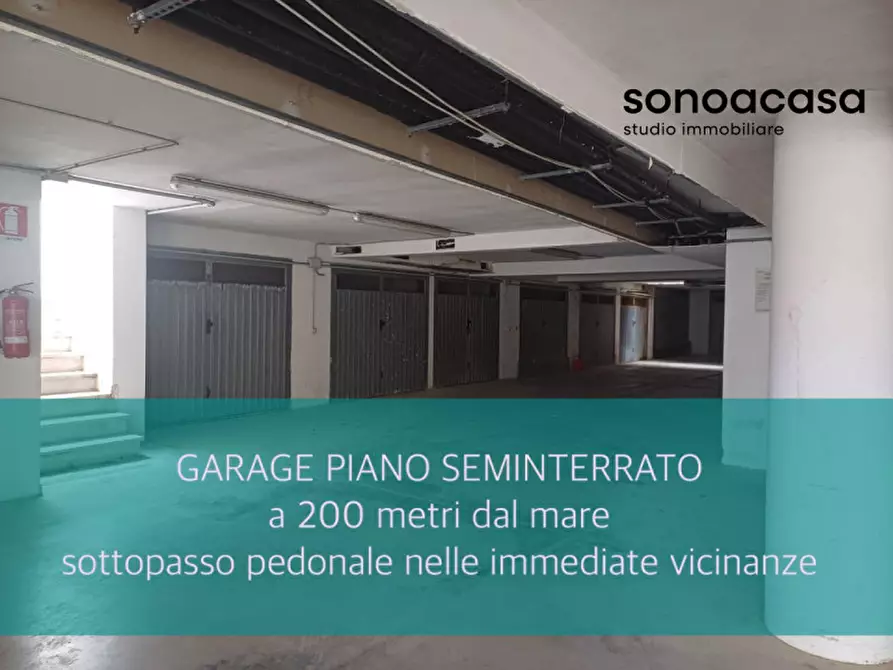 Immagine 1 di Garage in vendita  in Via Corfù a Mondolfo