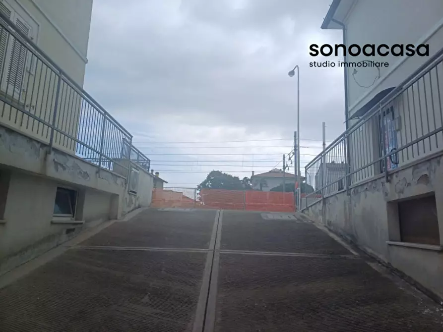 Immagine 9 di Garage in vendita  in Via Corfù a Mondolfo