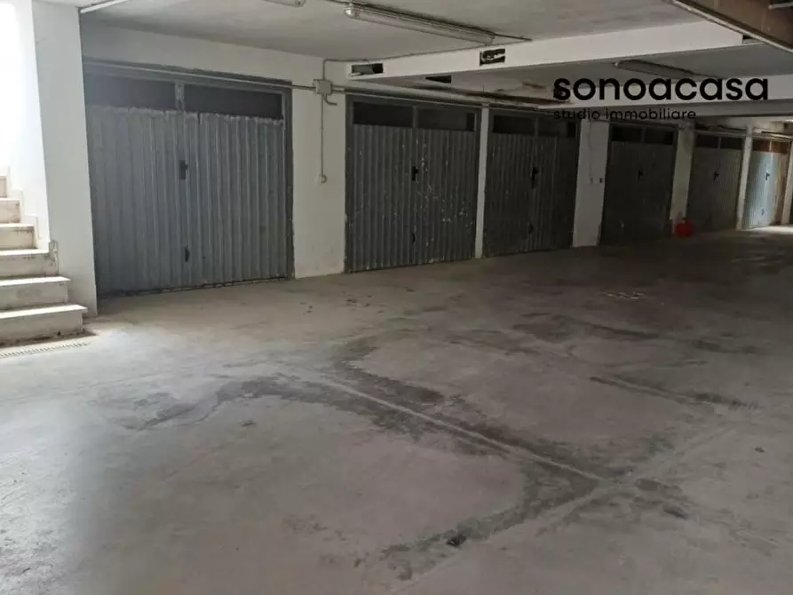 Immagine 10 di Garage in vendita  in Via Corfù a Mondolfo