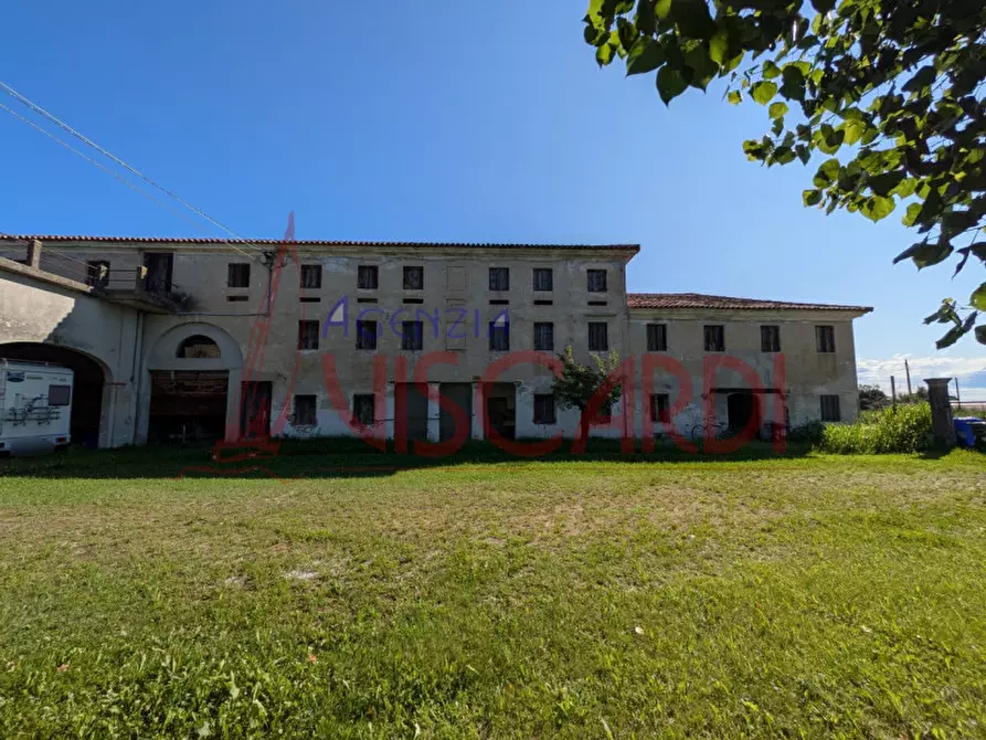 Immagine 3 di Villa in vendita  in Via dei Mille 10 a Caorle