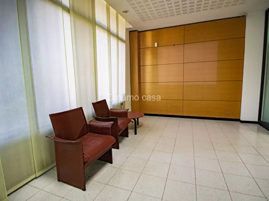 Immagine 2 di Ufficio in vendita  a Prato